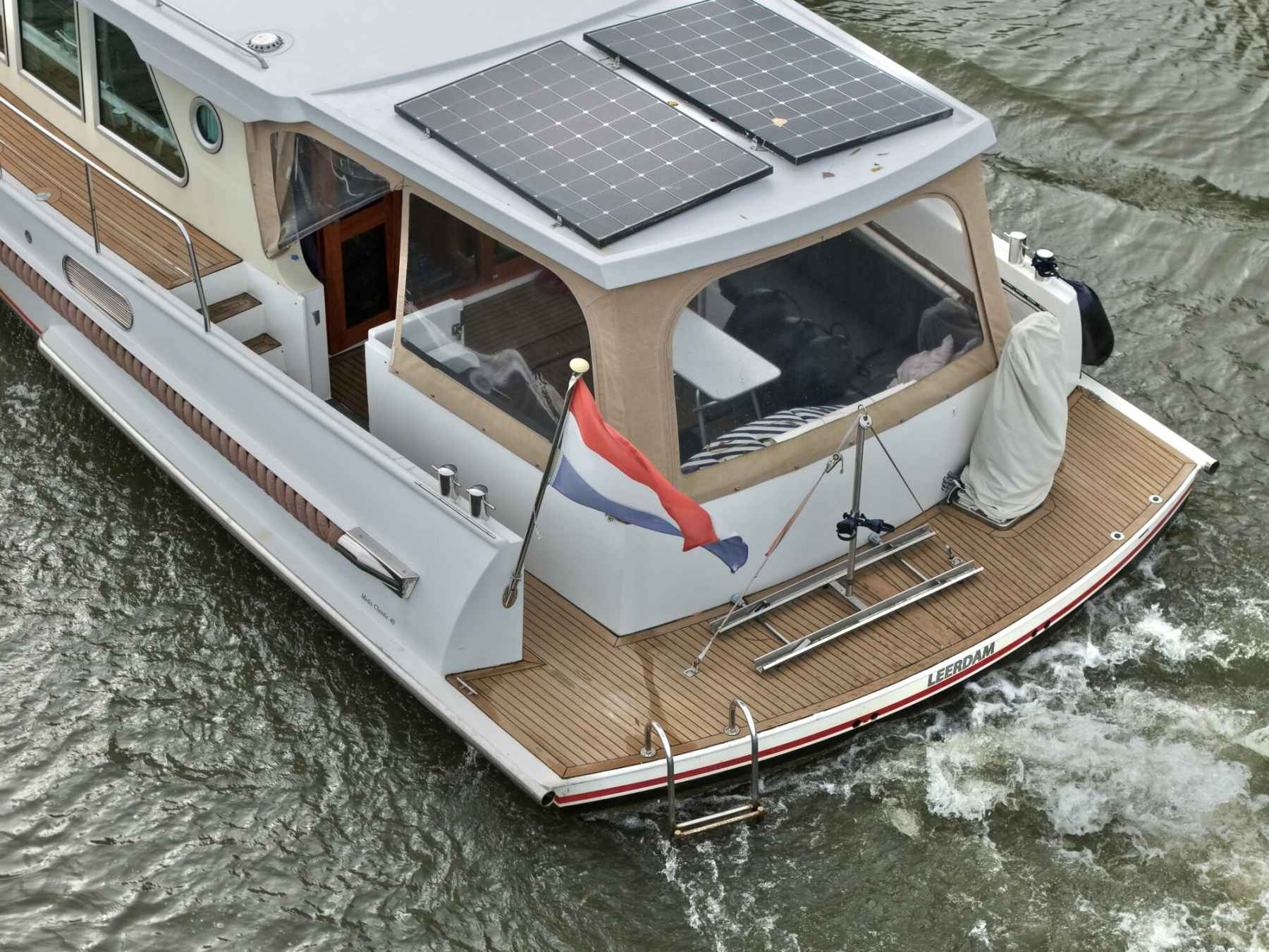 Motorboot Serious Yachts Gently Low Bridge 45 Sedan