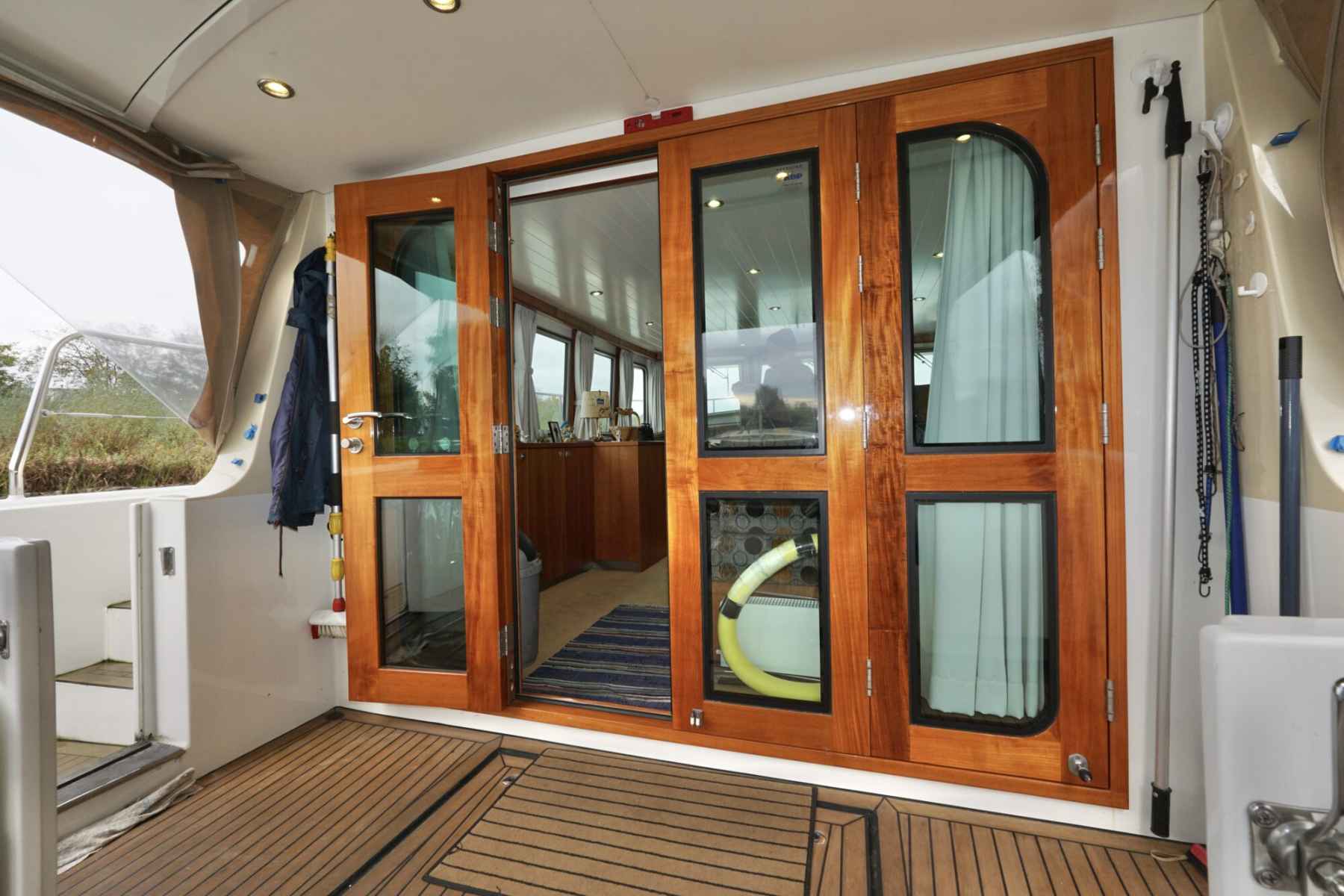 Motorboot Serious Yachts Gently Low Bridge 45 Sedan
