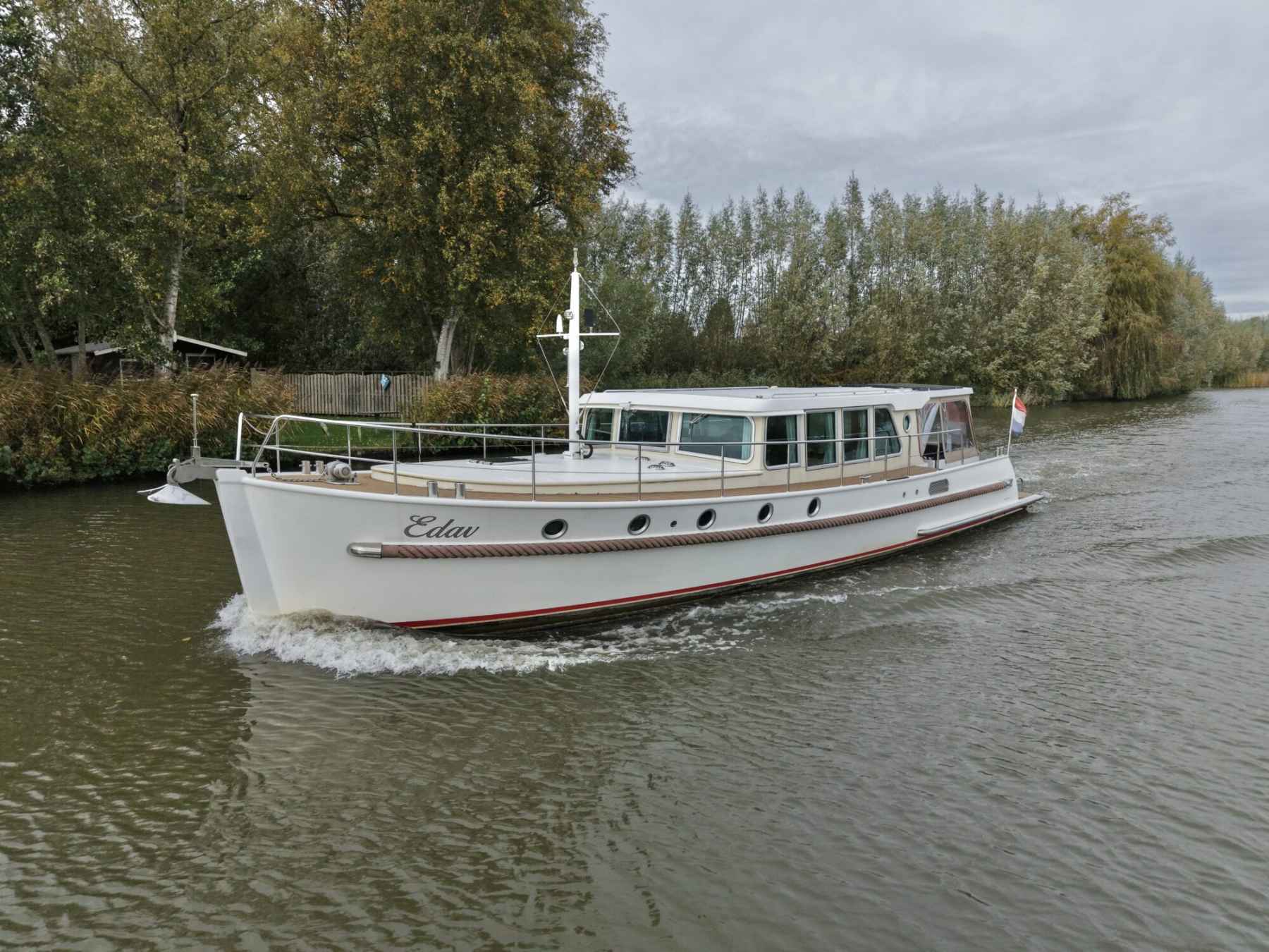 Motorboot Serious Yachts Gently Low Bridge 45 Sedan