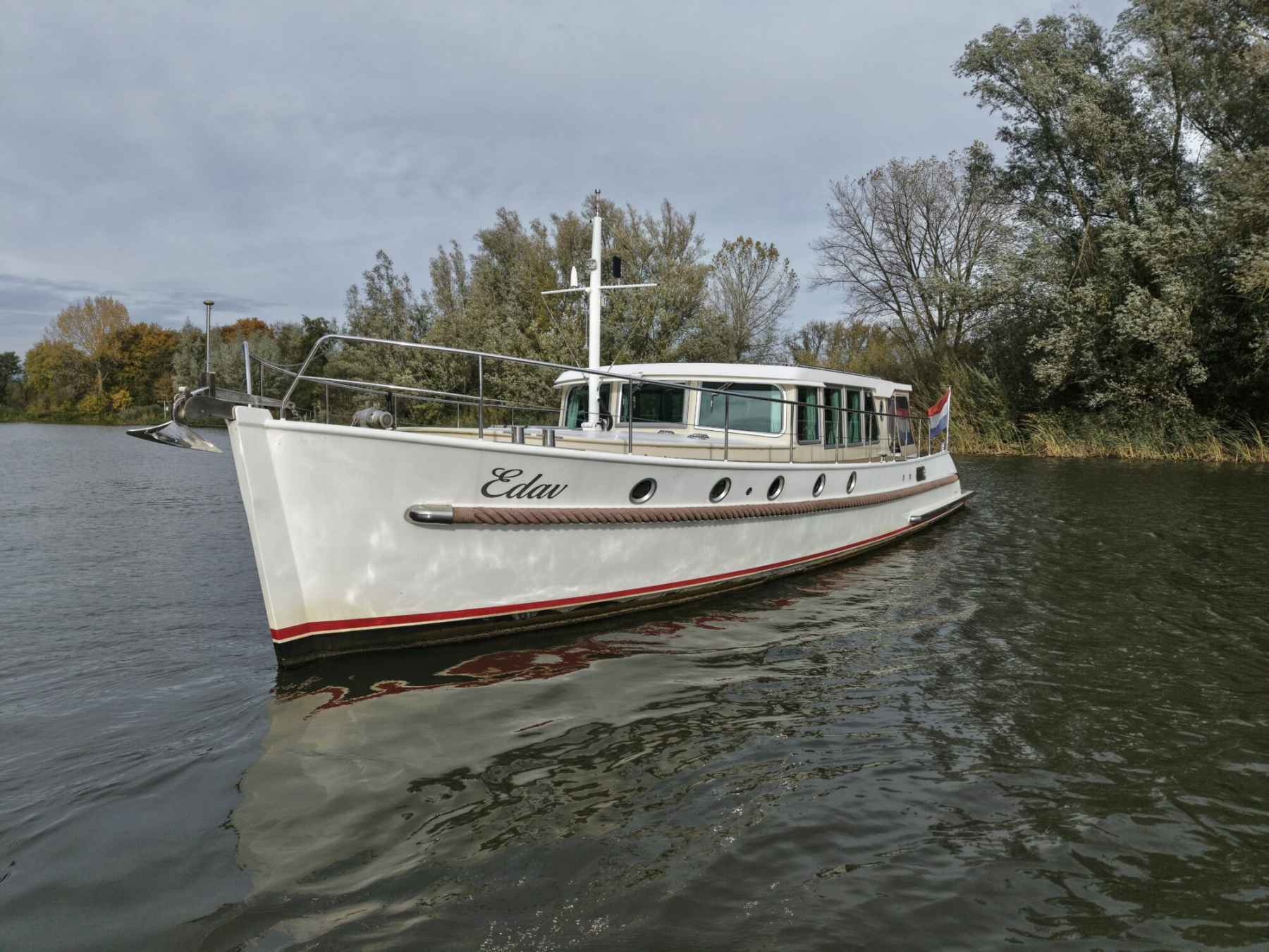 Motorboot Serious Yachts Gently Low Bridge 45 Sedan