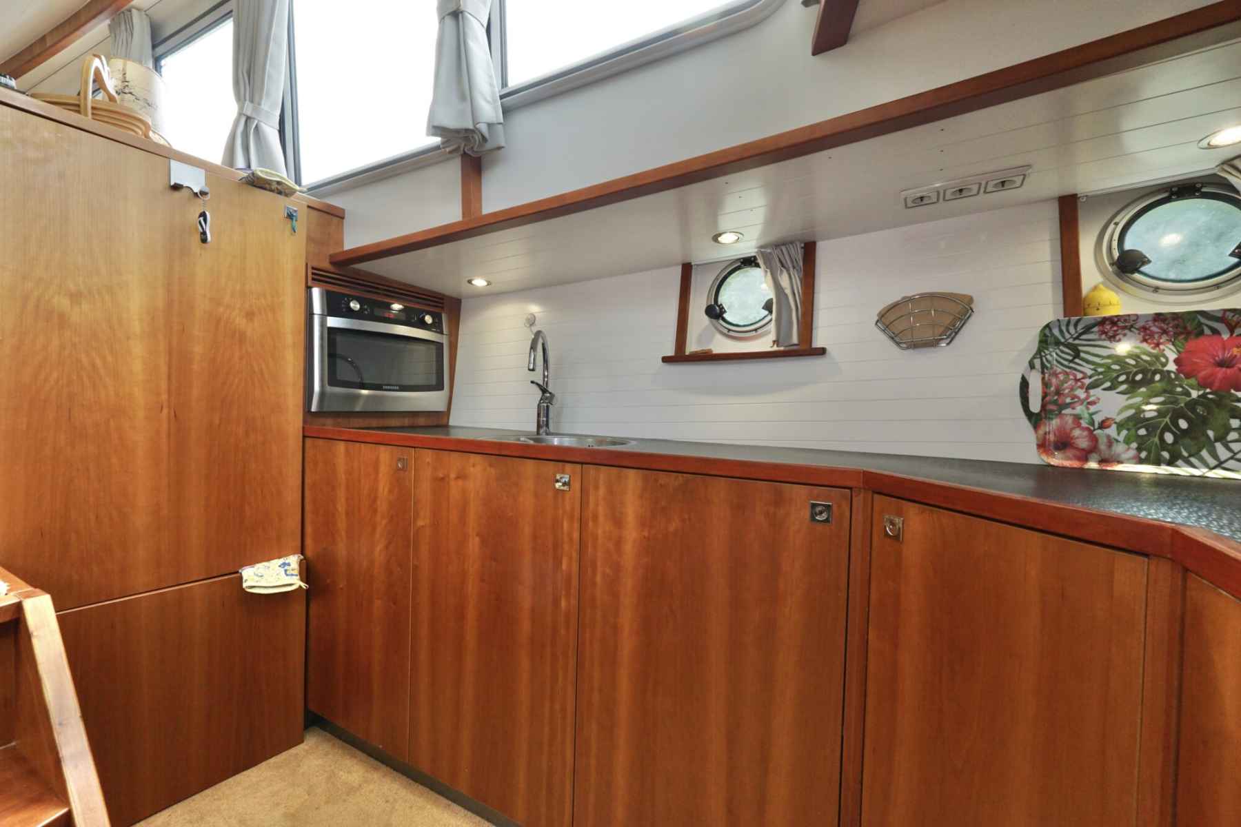 Motorboot Serious Yachts Gently Low Bridge 45 Sedan