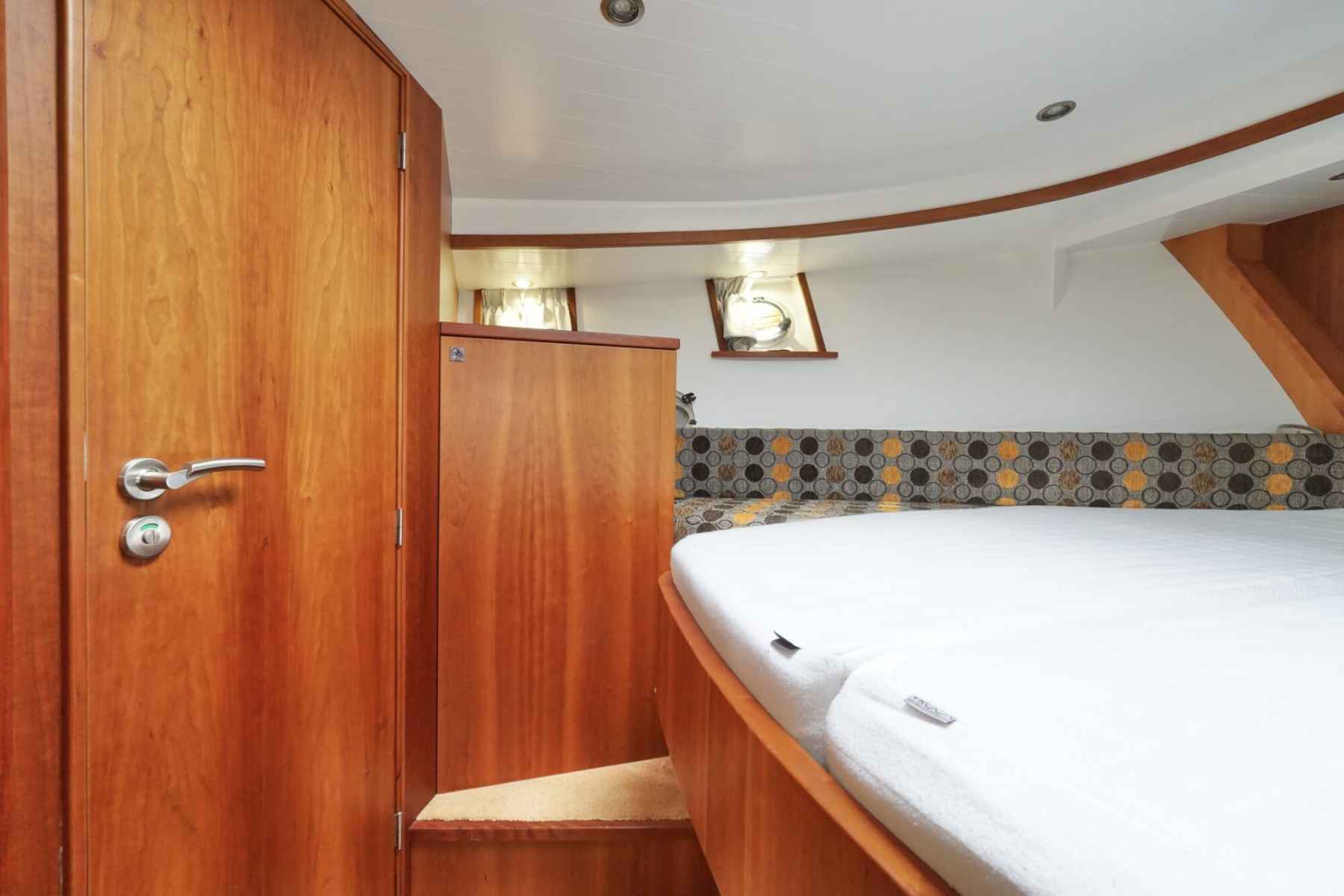 Motorboot Serious Yachts Gently Low Bridge 45 Sedan