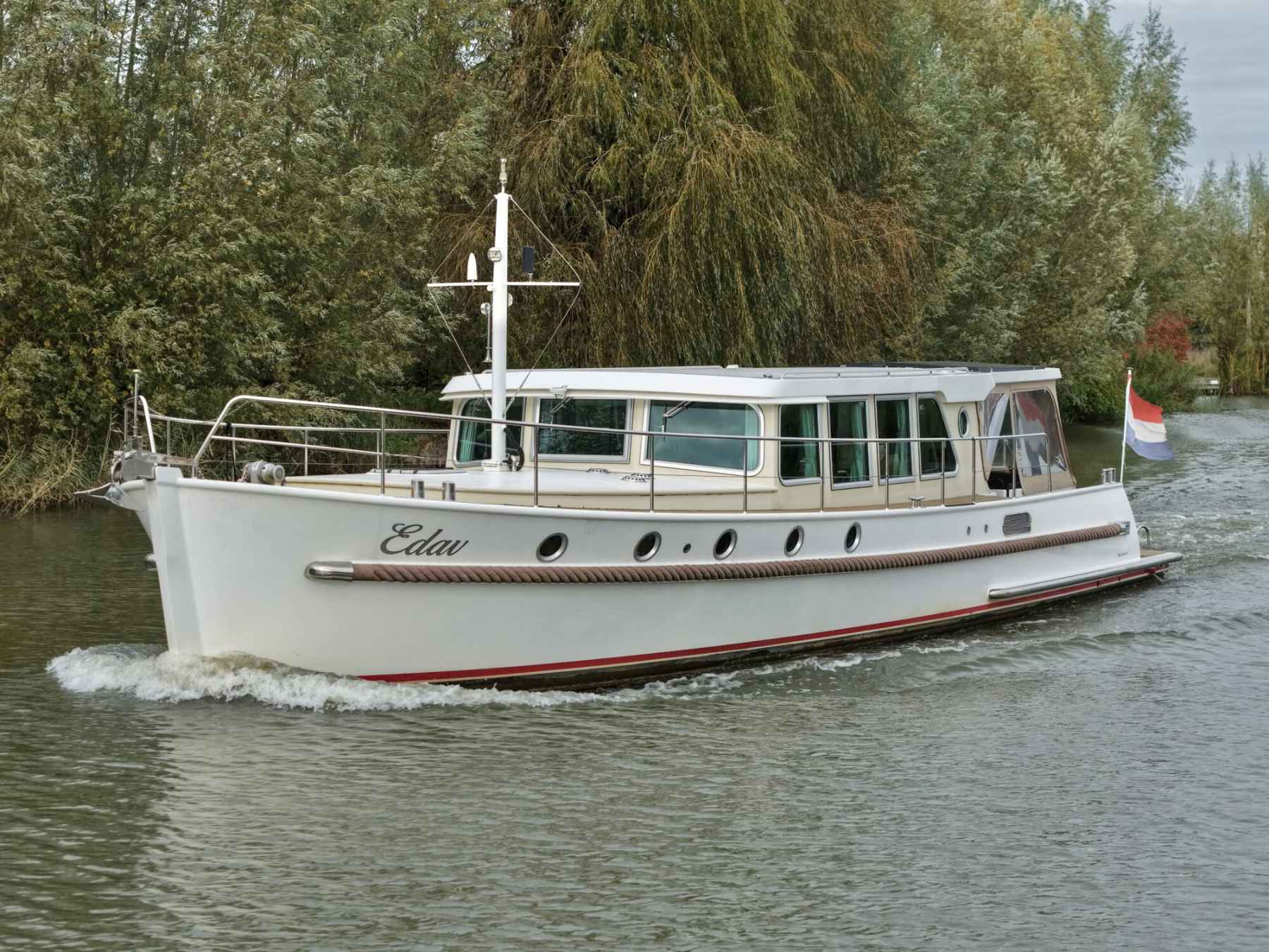 Motorboot Serious Yachts Gently Low Bridge 45 Sedan