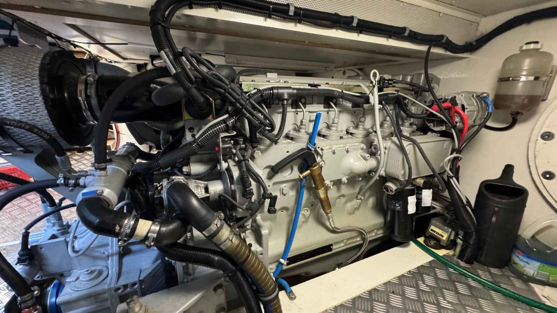Motorboot Serious Yachts Gently Low Bridge 45 Sedan
