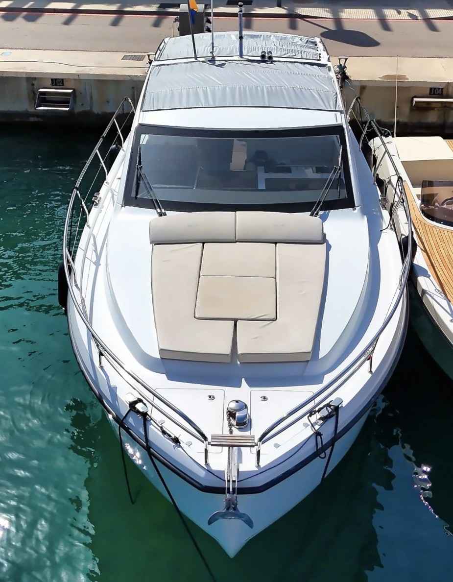 Motorboot Sealine S335