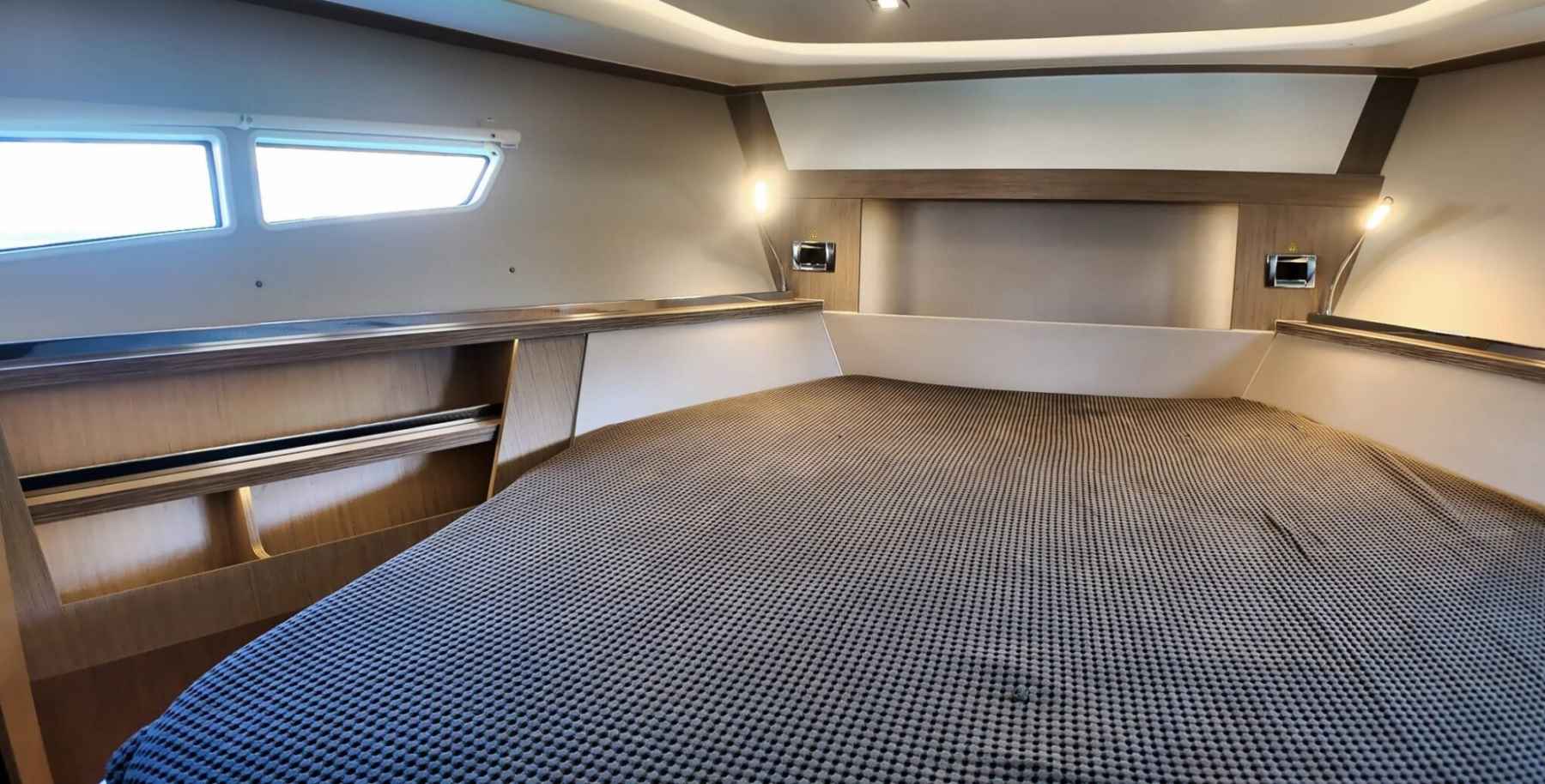 Motorboot Sealine S335