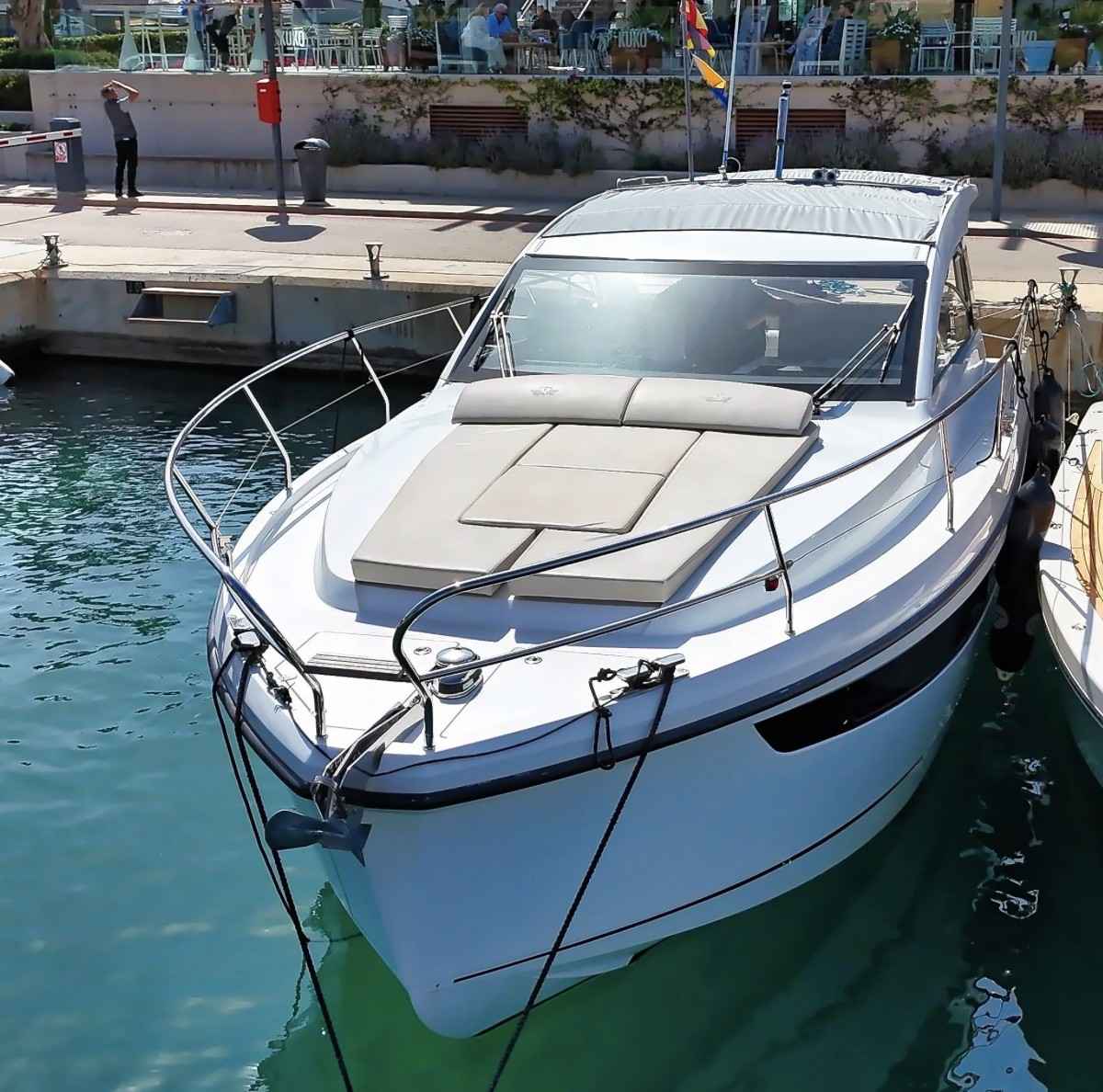 Motorboot Sealine S335