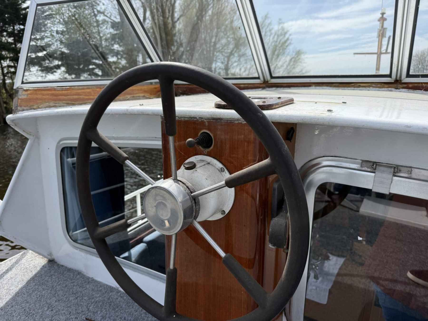 Motorboot Target Saloon 11.00 AK Cabrio