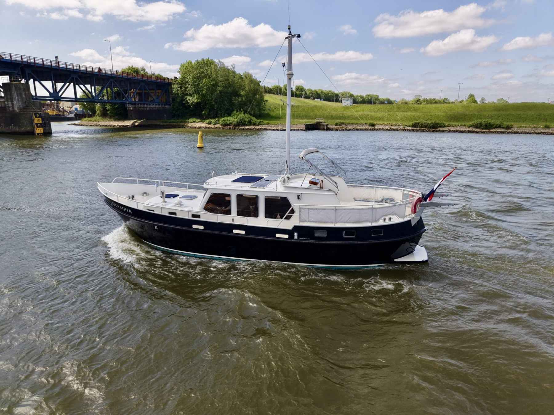 Motorboot Monty Bank Kotter 41 AK Cabrio