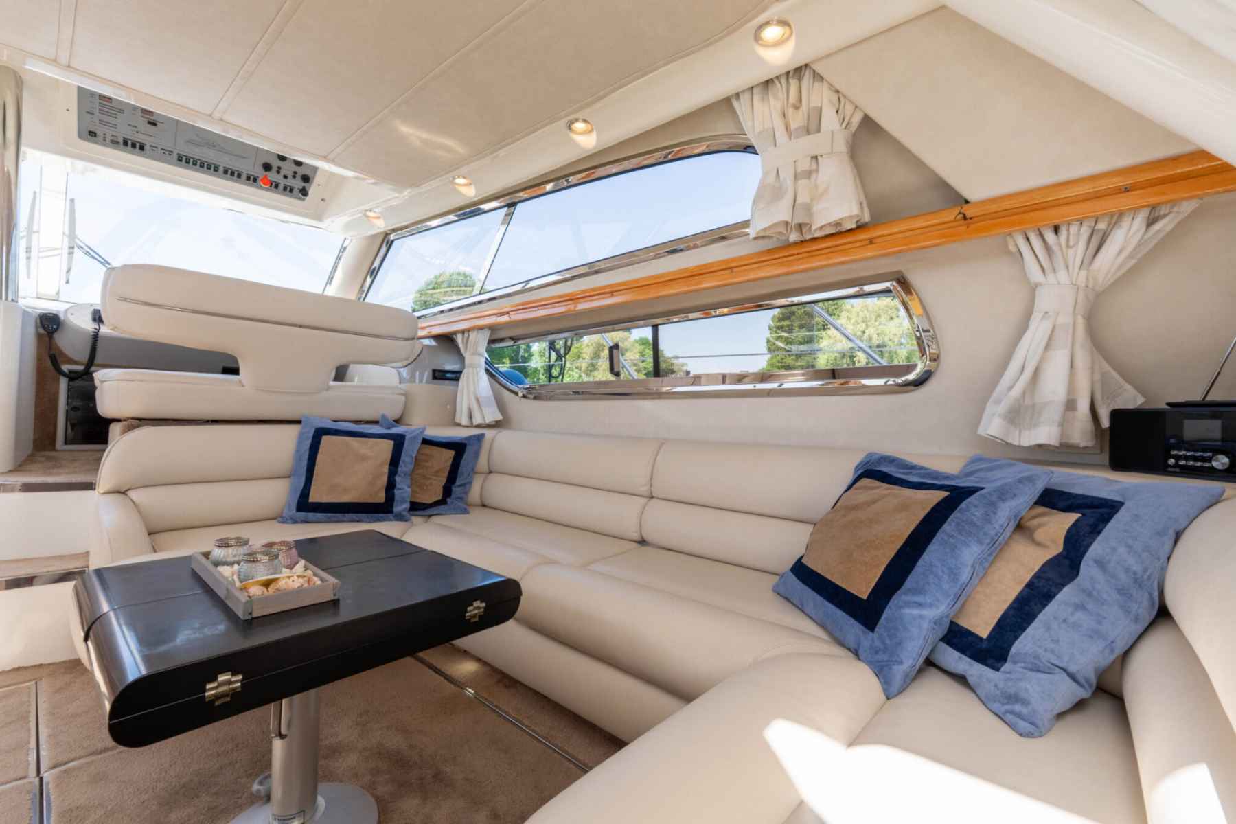 Motorboot Sealine Statesmen 450