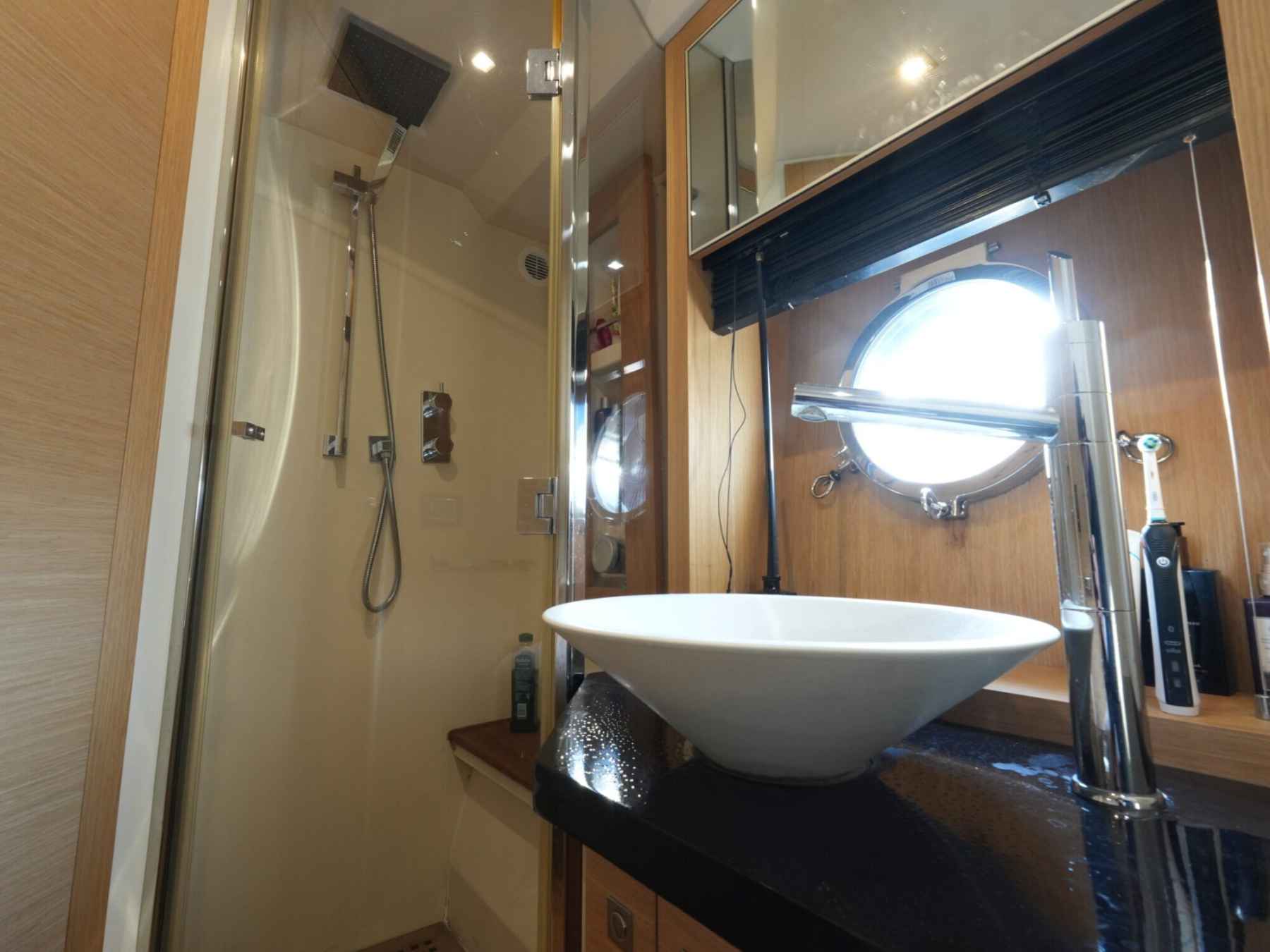 Motorboot Sessa C46 HT IPS