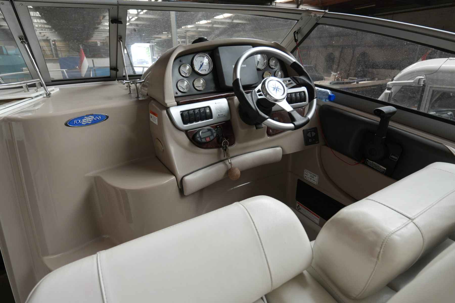 Motorboot Four Winns 258 Vista