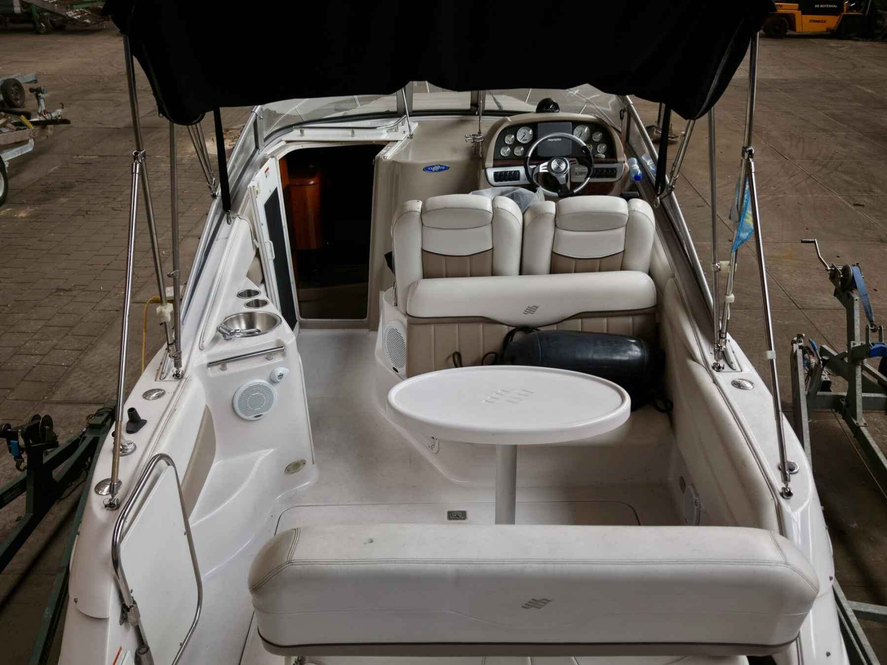 Motorboot Four Winns 258 Vista