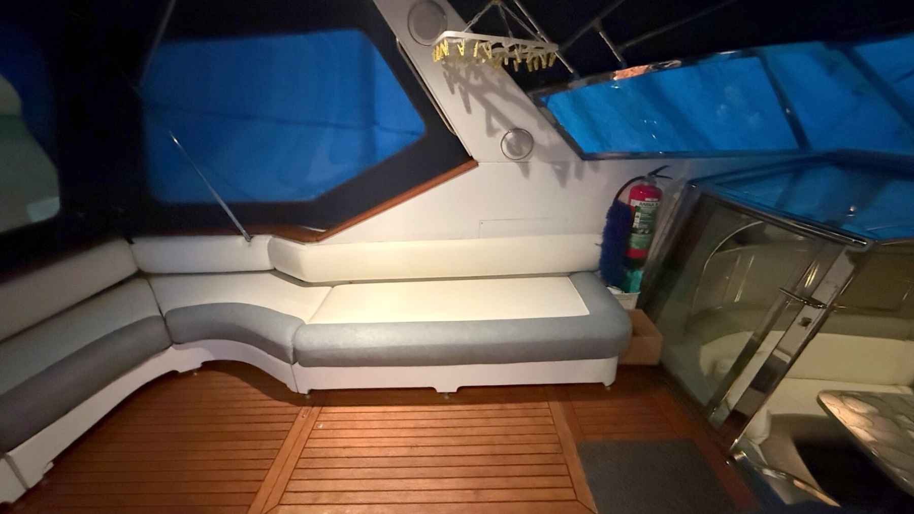 Motorboot Sea Ray 400 Express Cruiser