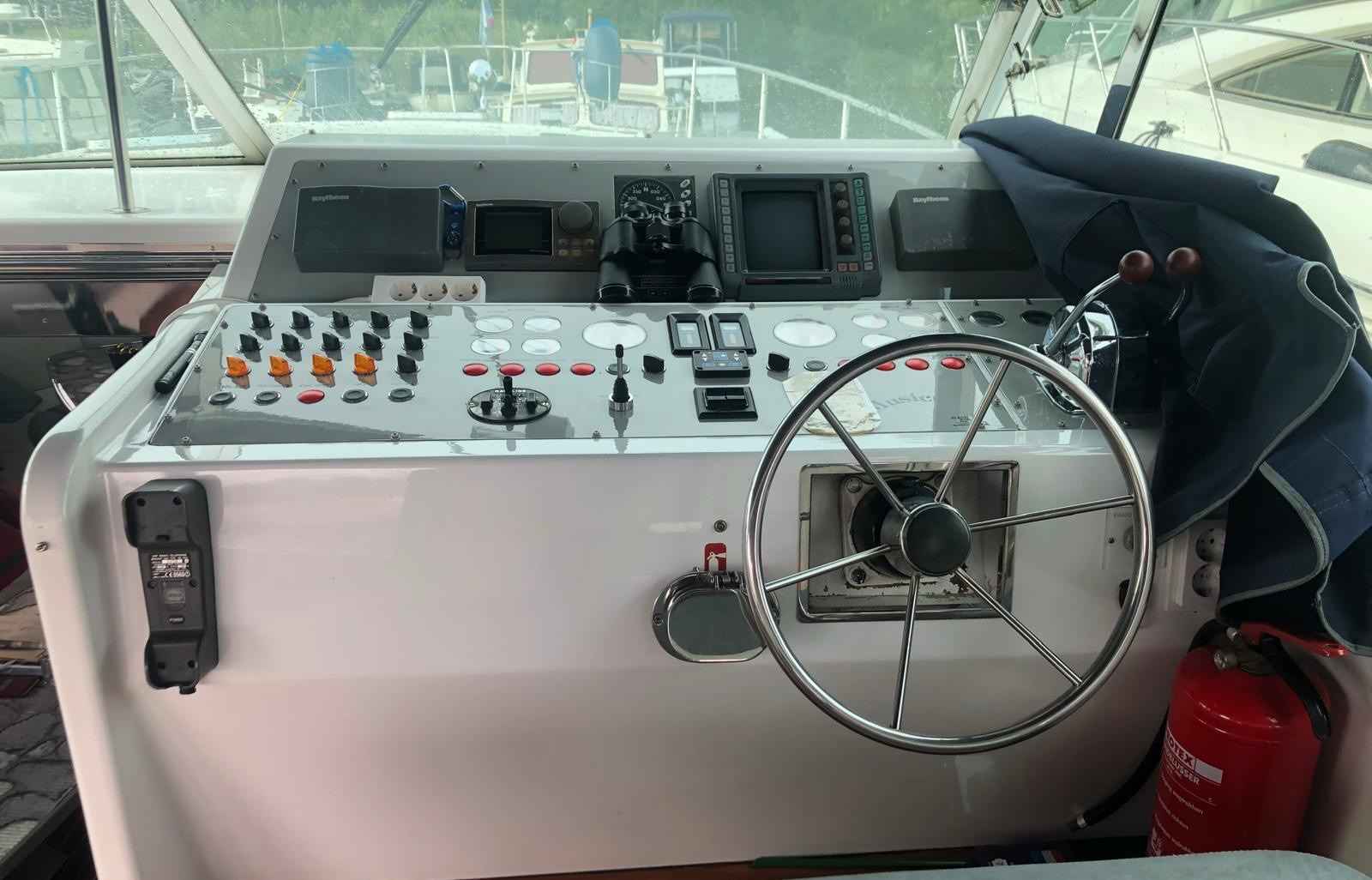 Motorboot Sea Ray 400 Express Cruiser