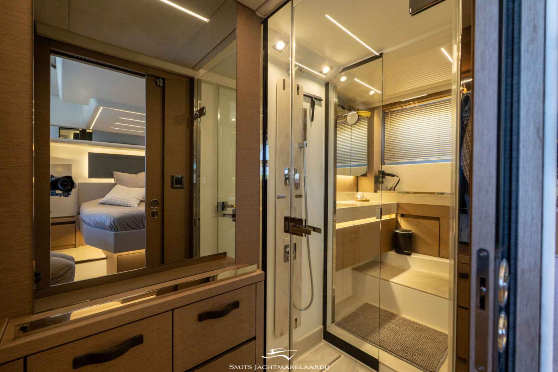 Motorboot Prestige 590 Flybridge