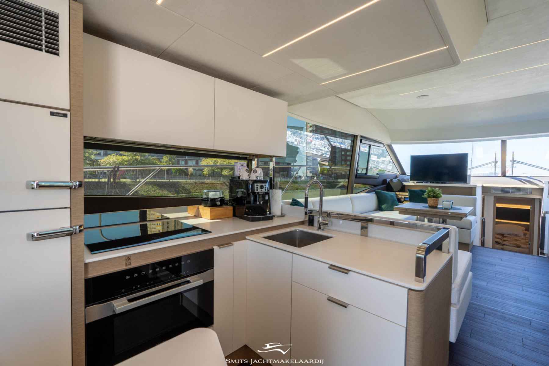 Motorboot Prestige 590 Flybridge