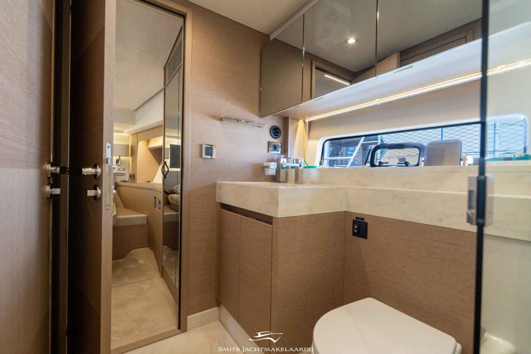 Motorboot Prestige 590 Flybridge