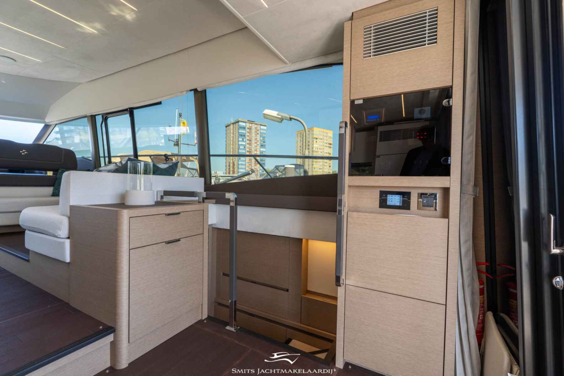 Motorboot Prestige 590 Flybridge