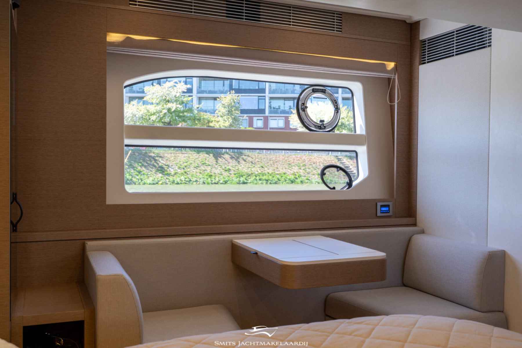 Motorboot Prestige 590 Flybridge