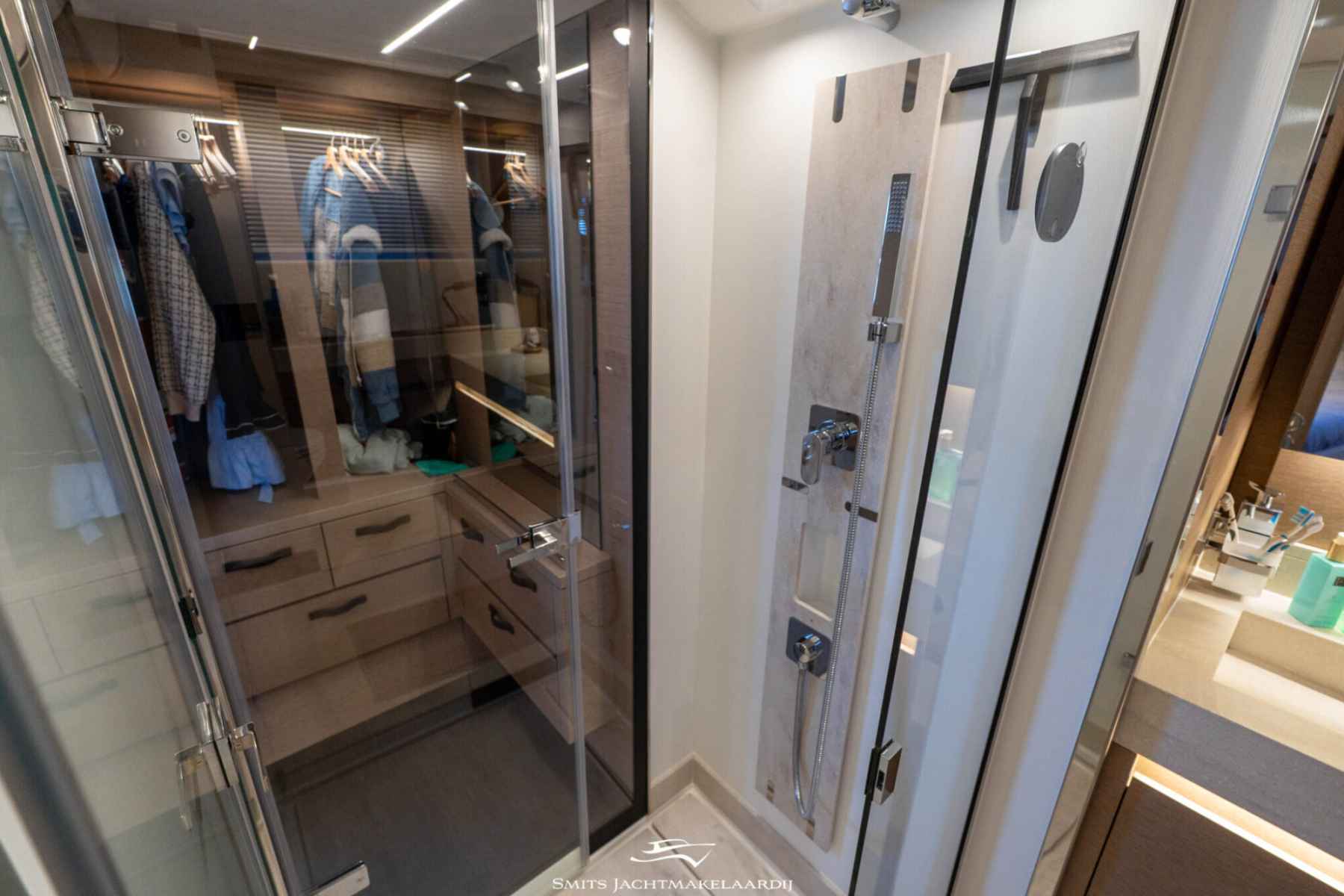 Motorboot Prestige 590 Flybridge