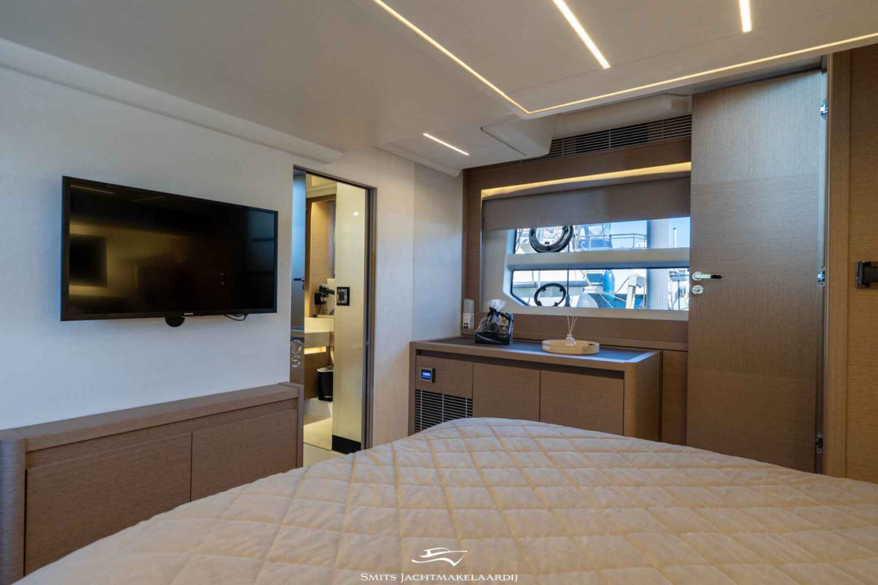 Motorboot Prestige 590 Flybridge
