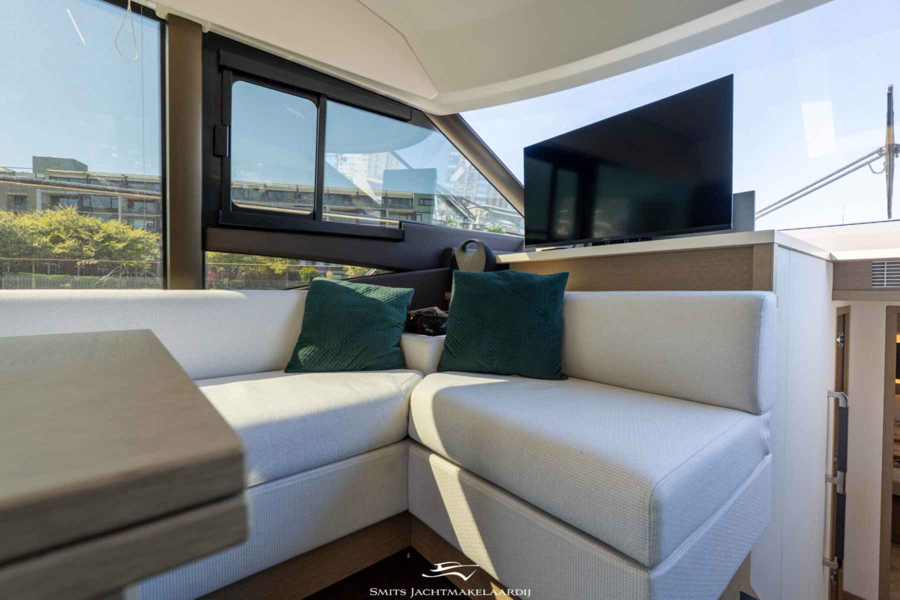 Motorboot Prestige 590 Flybridge