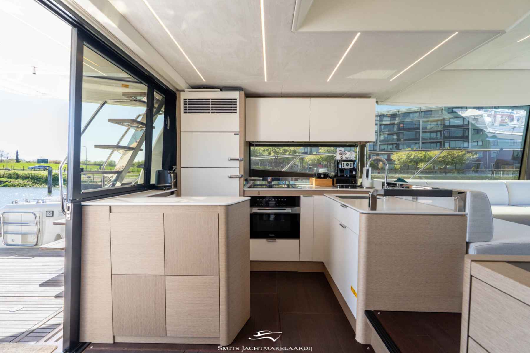 Motorboot Prestige 590 Flybridge