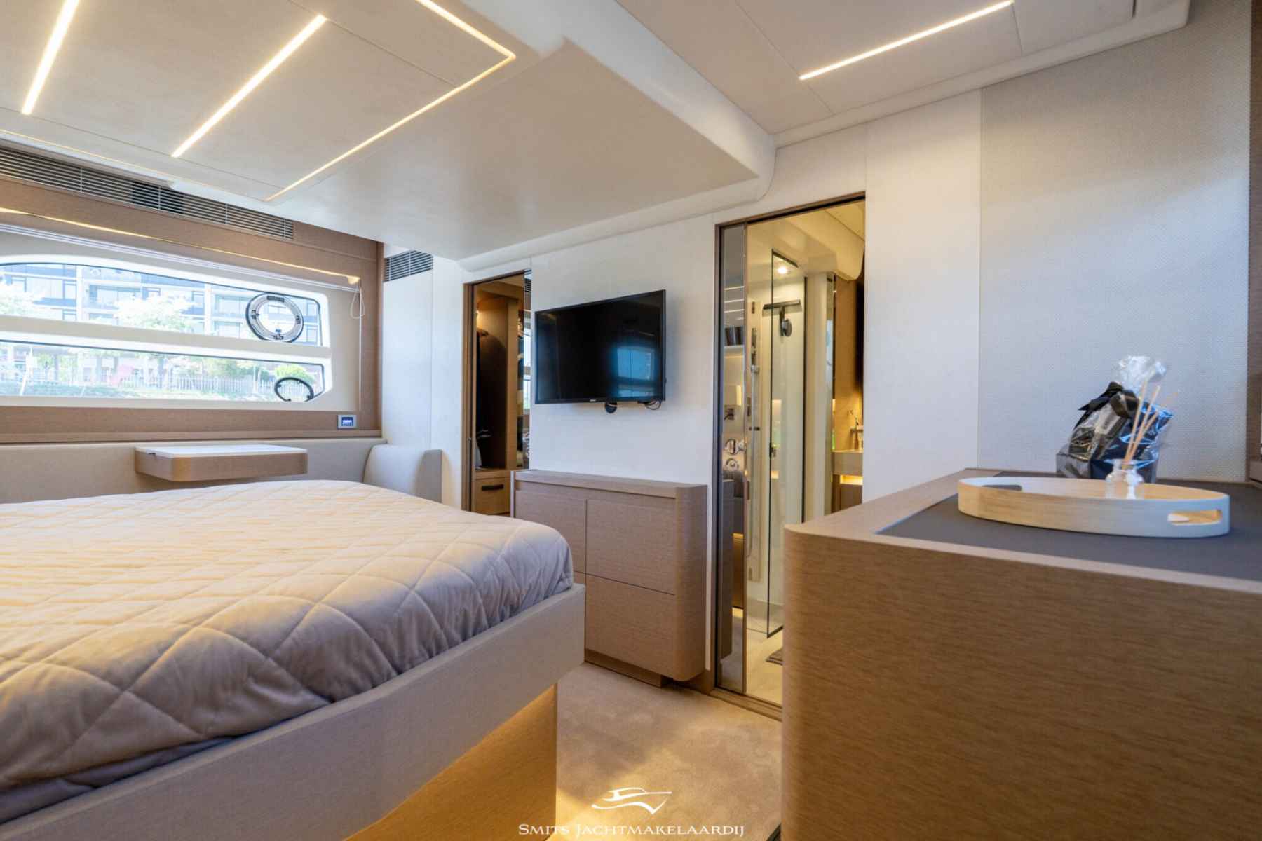 Motorboot Prestige 590 Flybridge