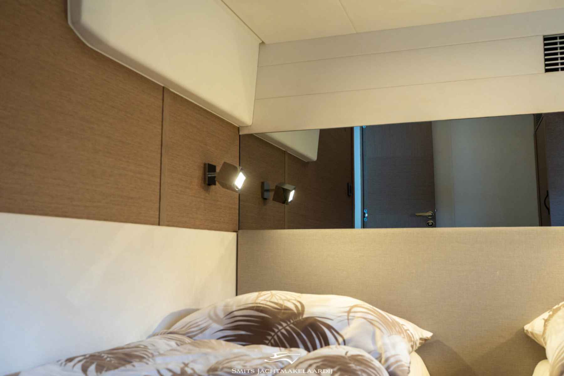 Motorboot Prestige 590 Flybridge