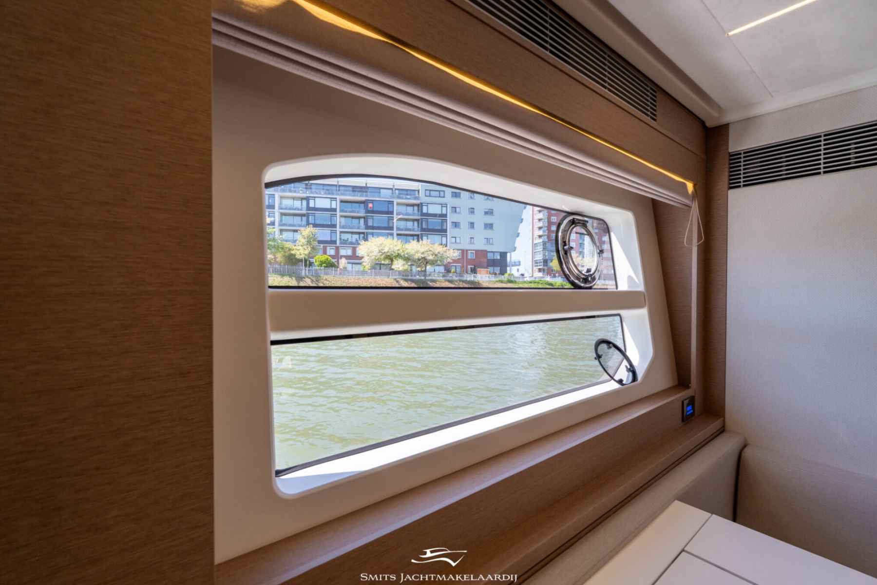 Motorboot Prestige 590 Flybridge