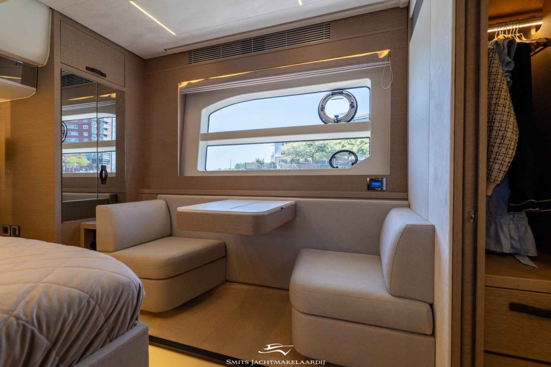 Motorboot Prestige 590 Flybridge