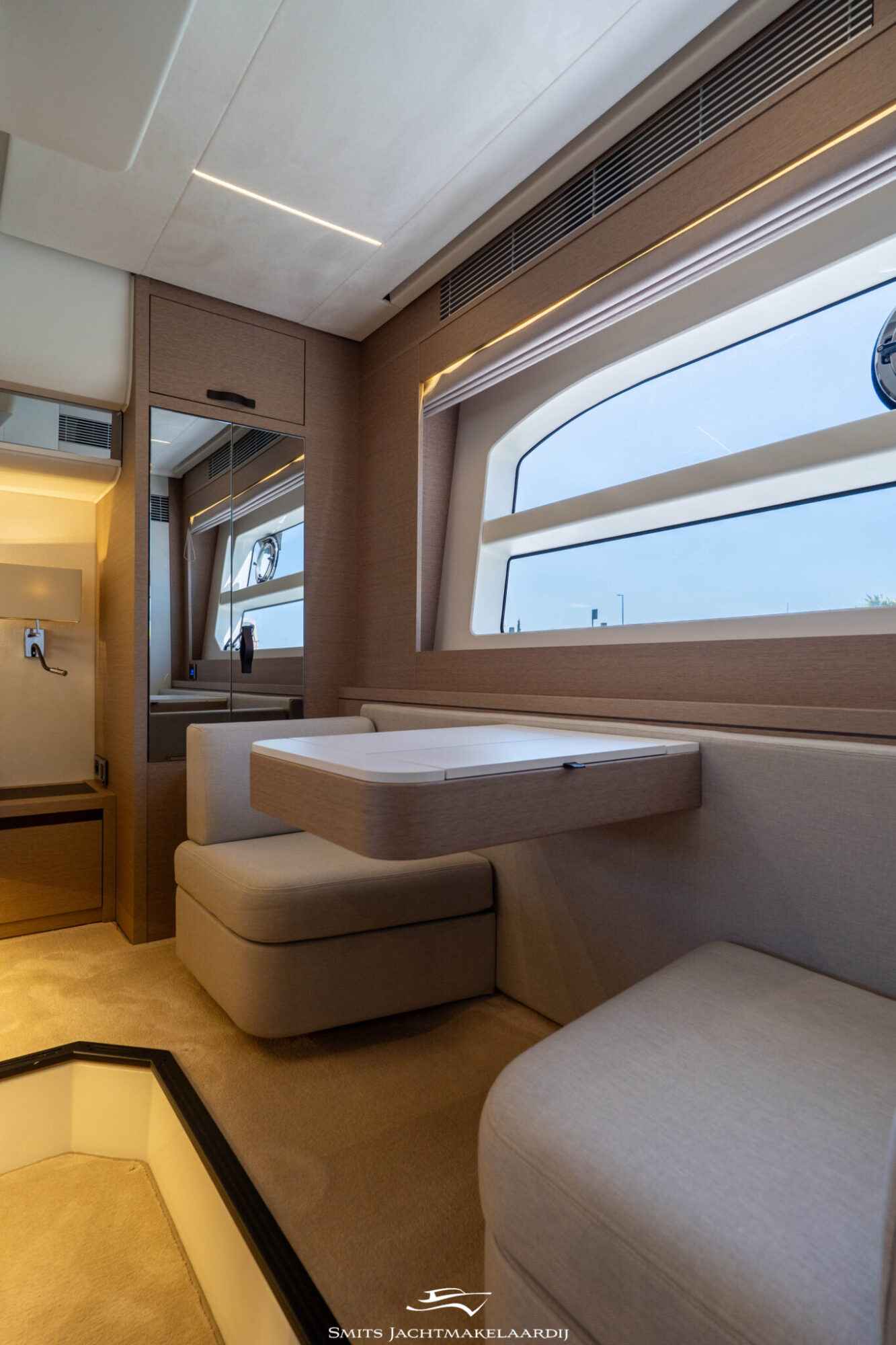Motorboot Prestige 590 Flybridge