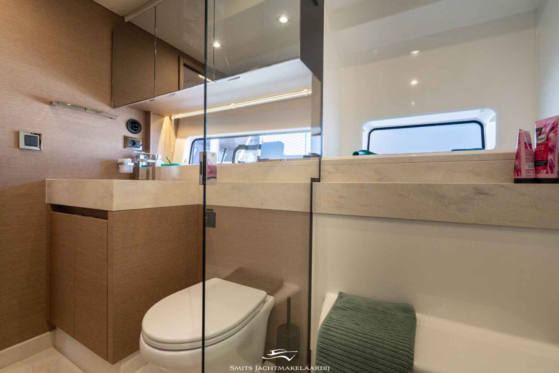 Motorboot Prestige 590 Flybridge