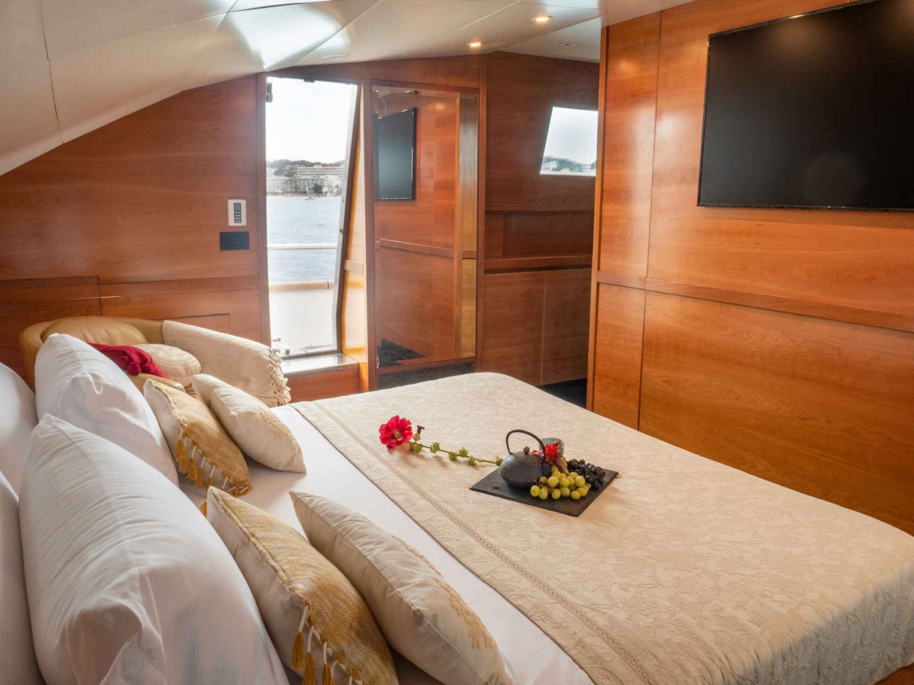 Motorboot Falcon 100