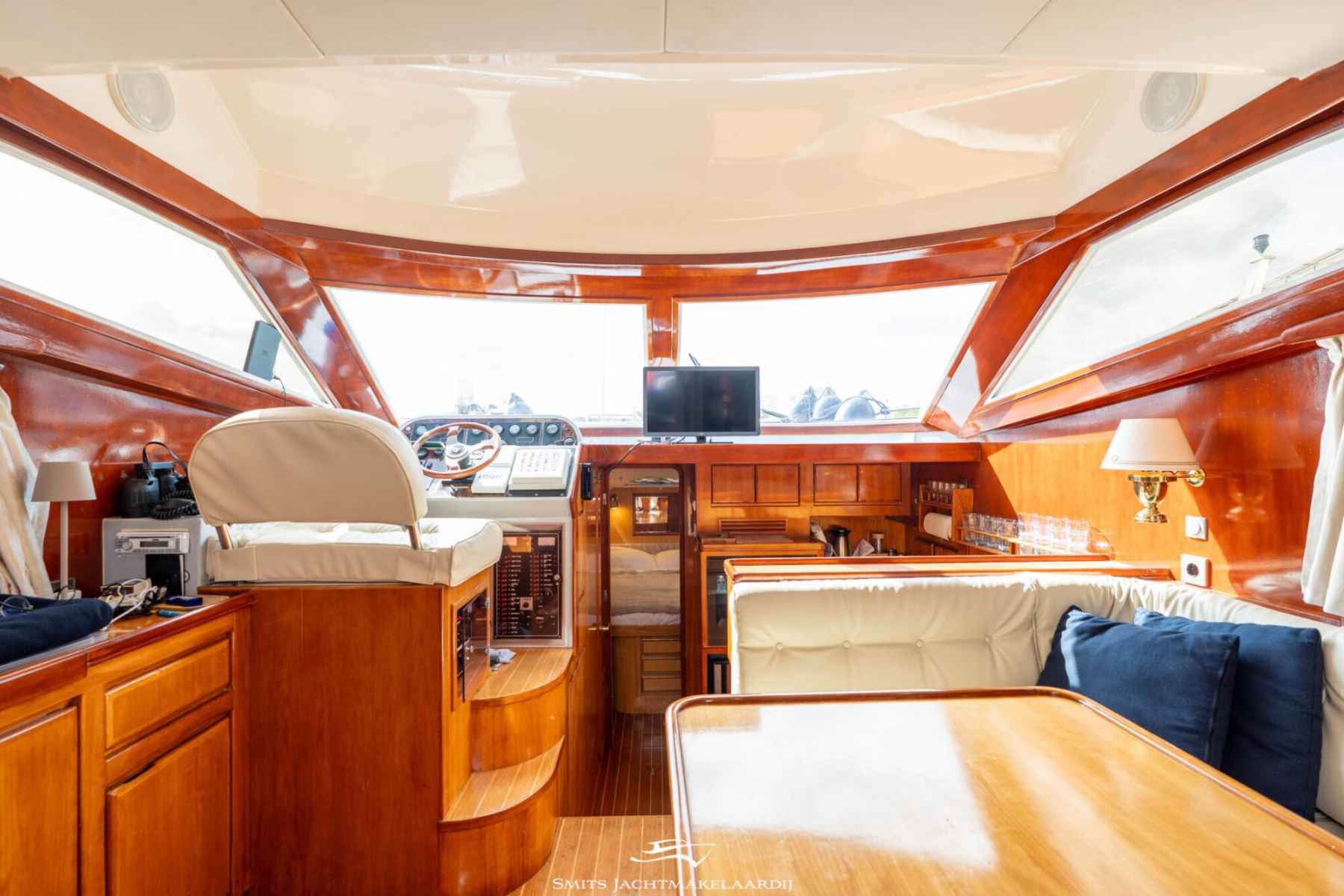 Motorboot Astor 37 Flybridge