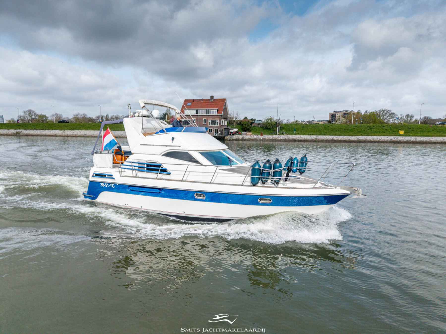 Motorboot Astor 37 Flybridge