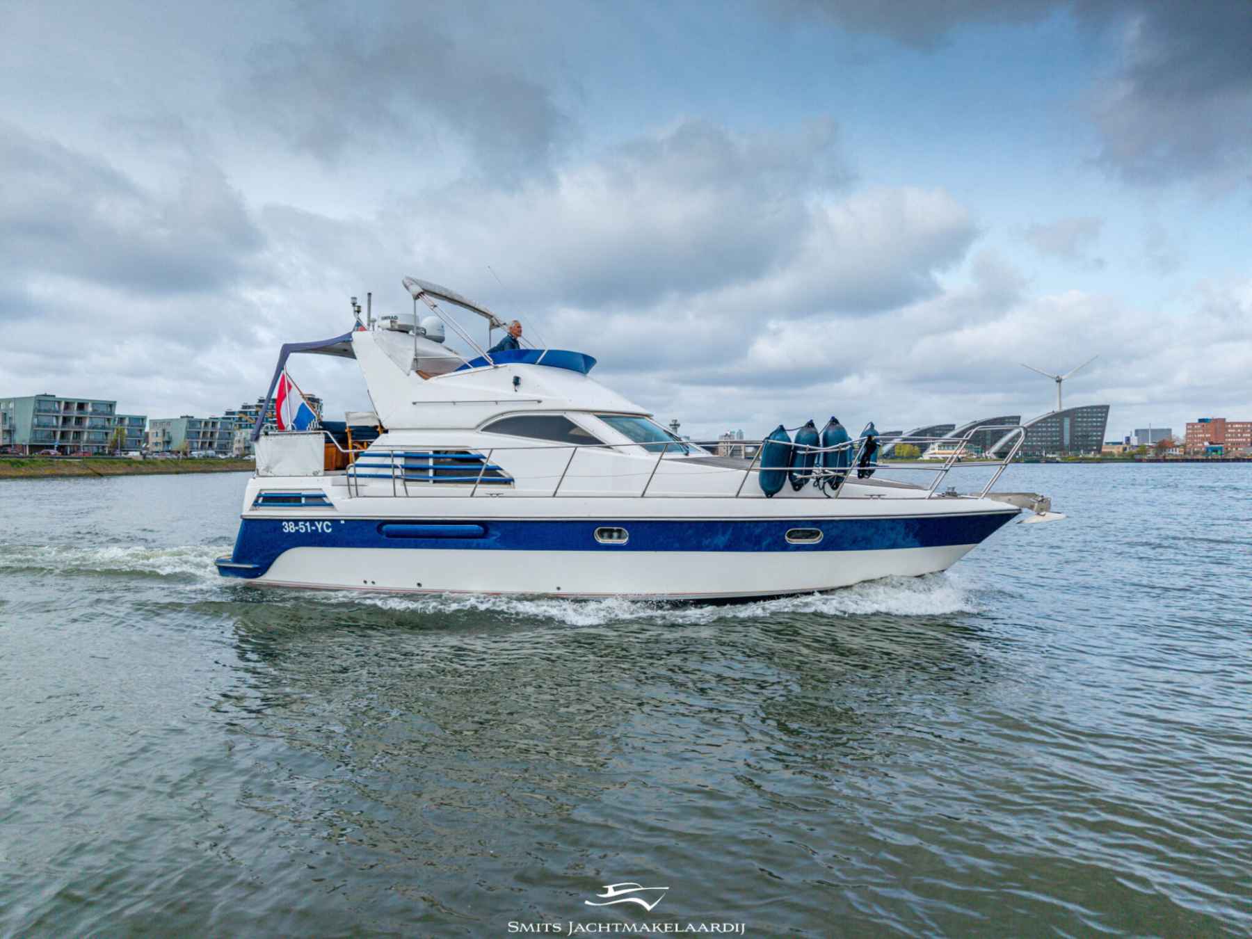 Motorboot Astor 37 Flybridge