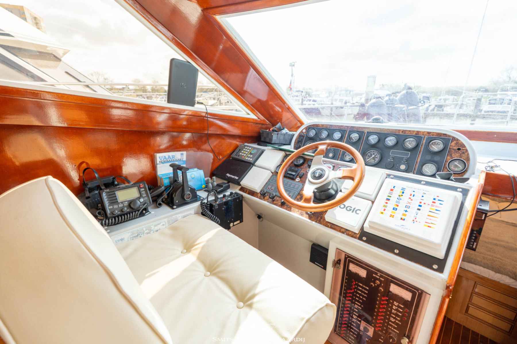 Motorboot Astor 37 Flybridge