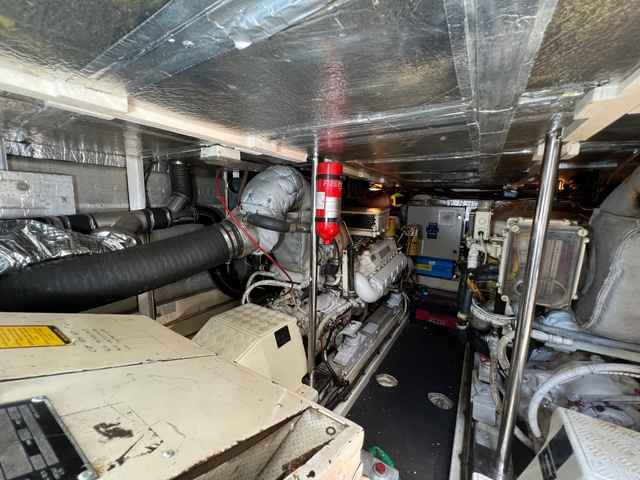 Motorboot Whitewater Wolfe 46 Flybridge