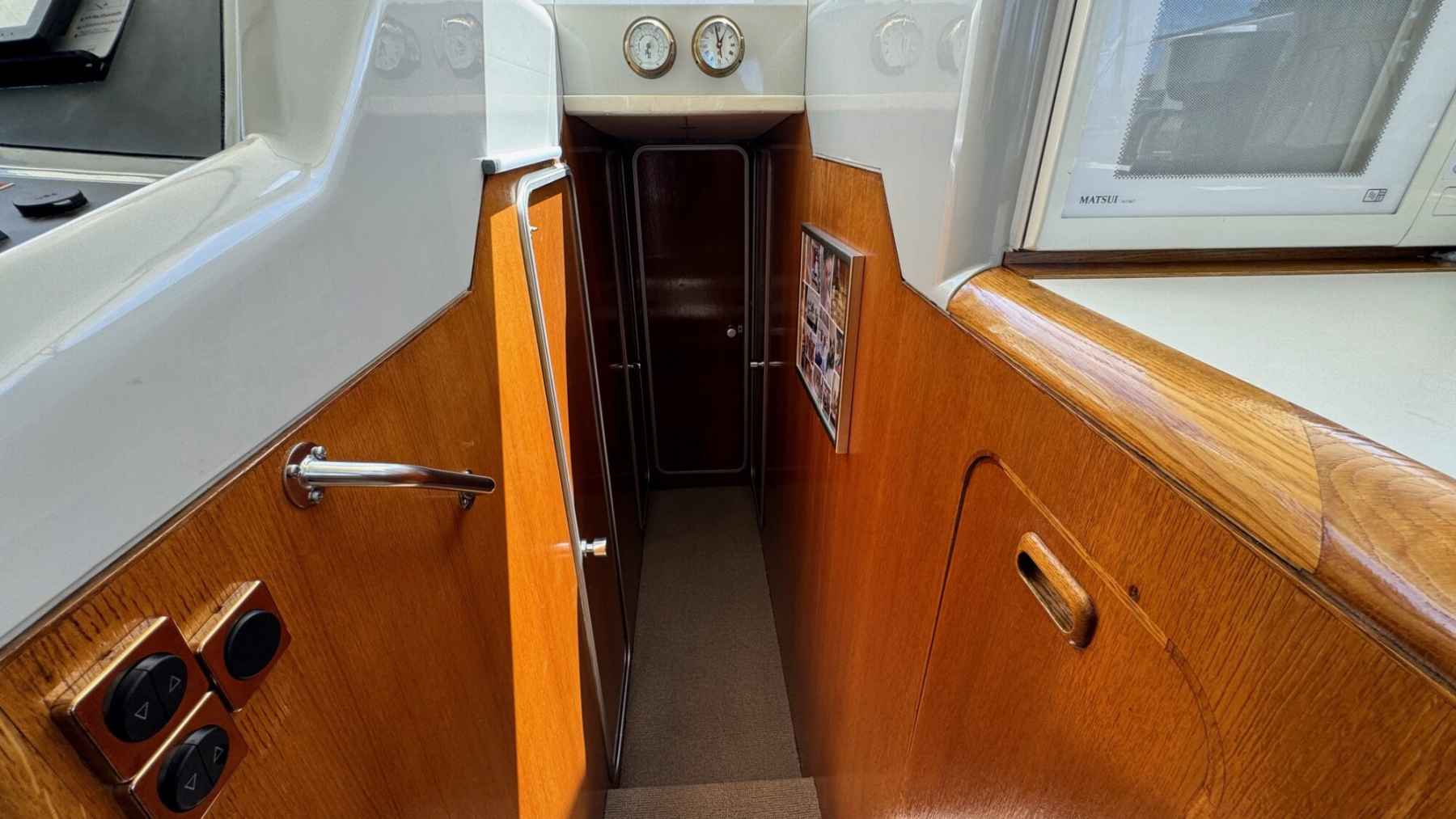 Motorboot Whitewater Wolfe 46 Flybridge