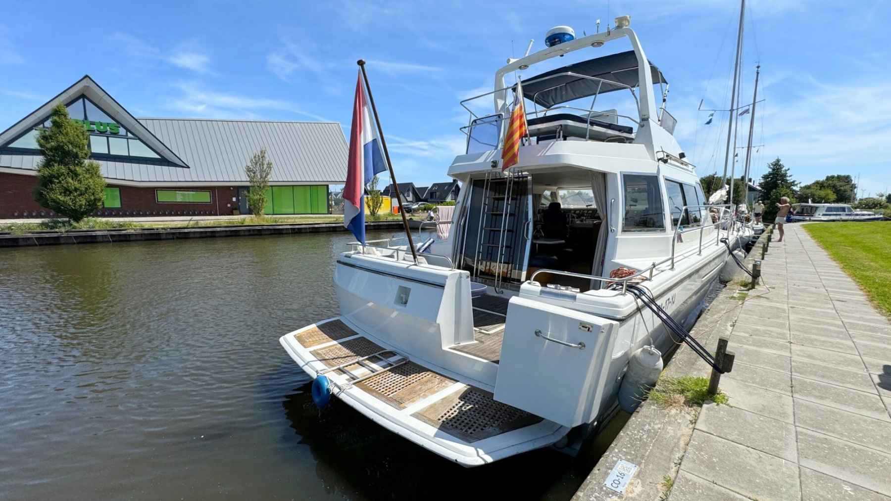 Motorboot Whitewater Wolfe 46 Flybridge