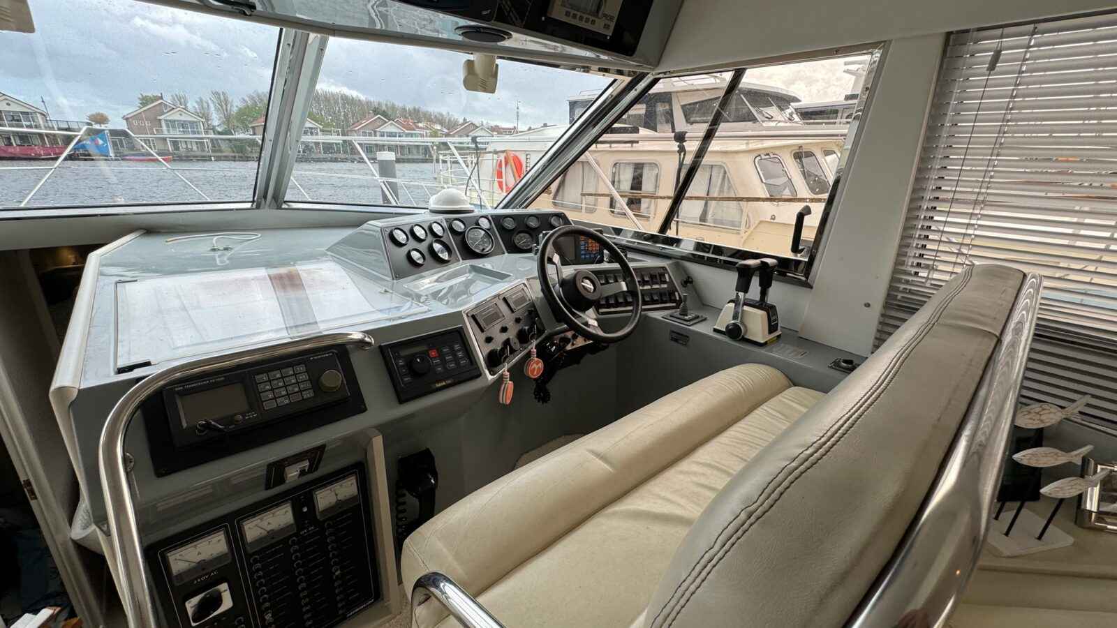 Motorboot Fairline 43 Flybridge