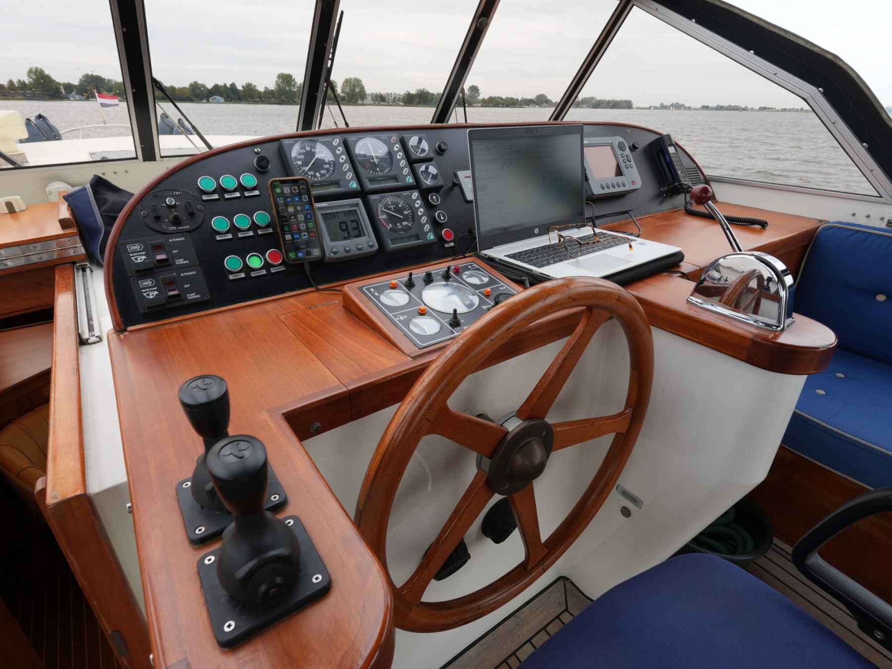 Motorboot Holterman Kotter 46 AK Cabrio Stabilizers