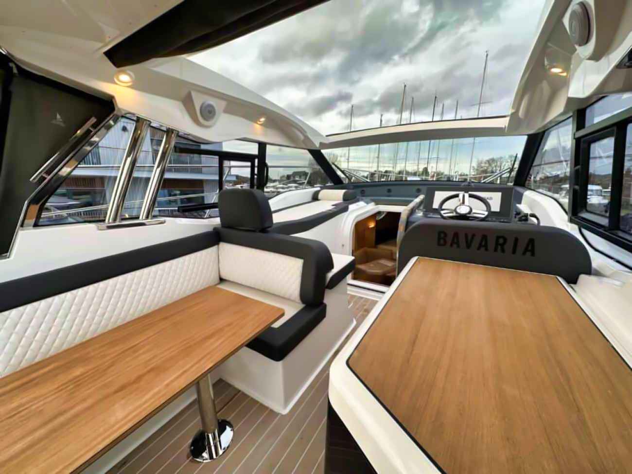 Motorboot Bavaria SR 35 Hardtop