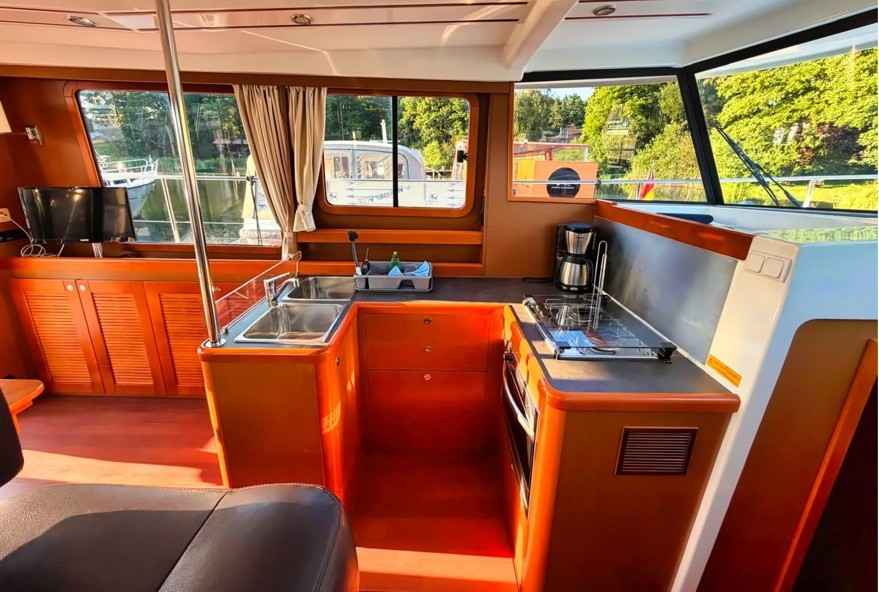 Motorboot Beneteau Swift Trawler 34 Flybridge