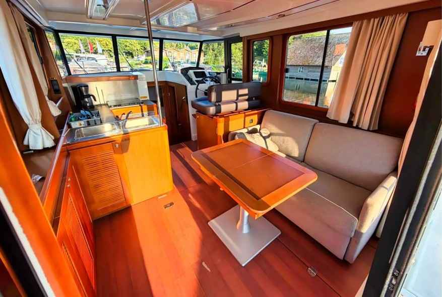 Motorboot Beneteau Swift Trawler 34 Flybridge