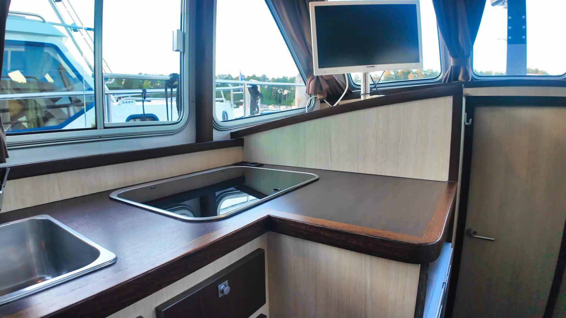Motorboot Aventura 34 AK Cabrio