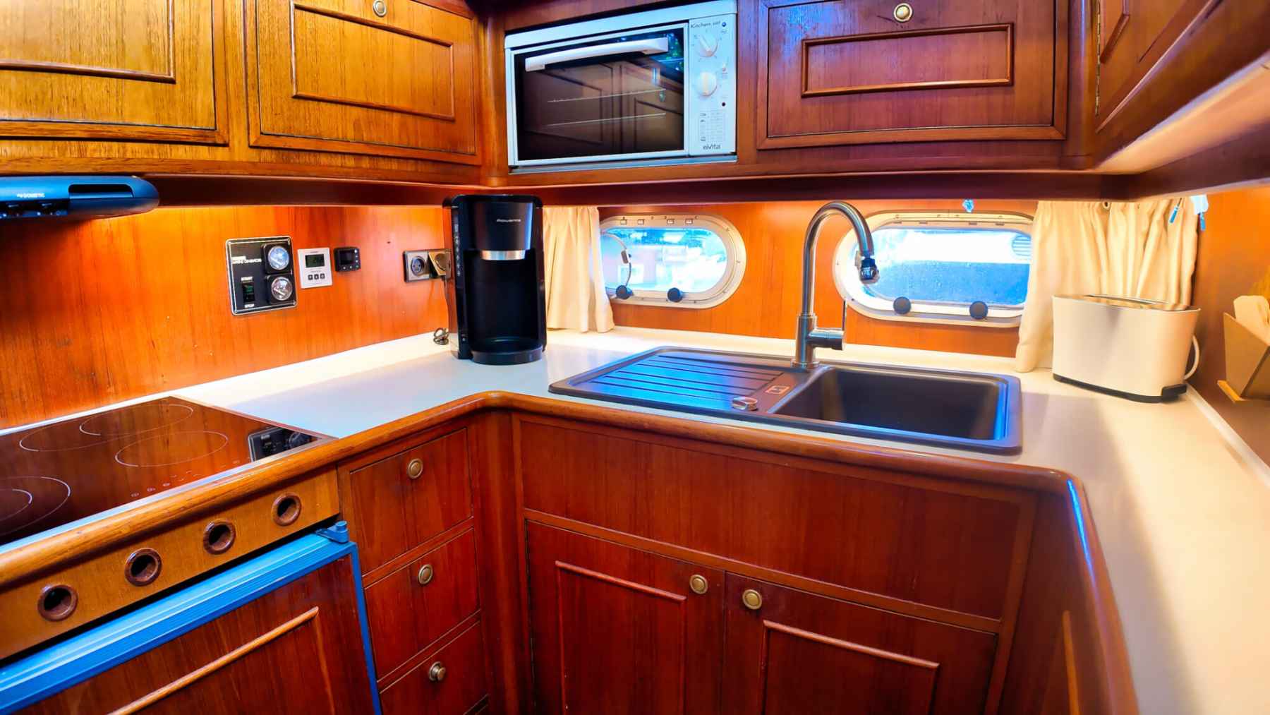 Motorboot Neptunus 138 / 46 Flybridge Sedan