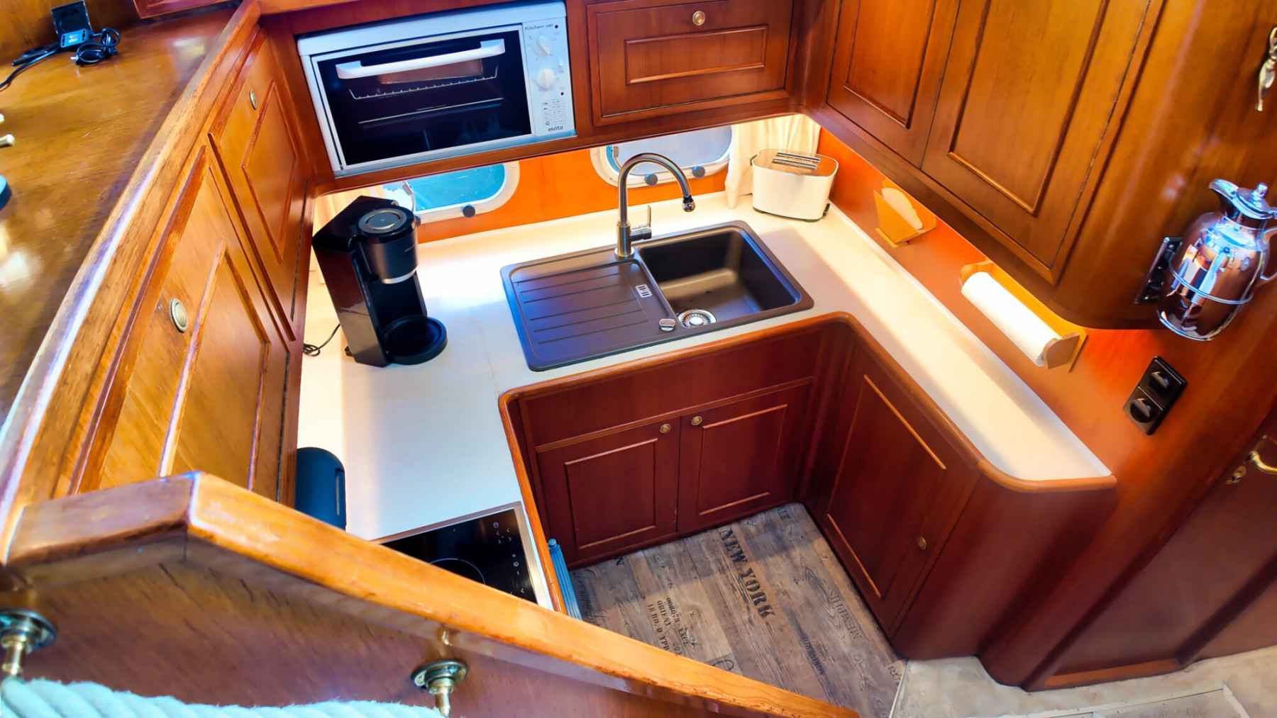Motorboot Neptunus 138 / 46 Flybridge Sedan